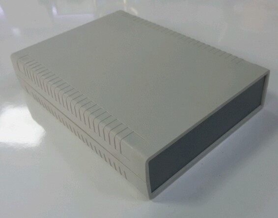 G-766 Plastik Panelli Kutu 140x190x40 mm.